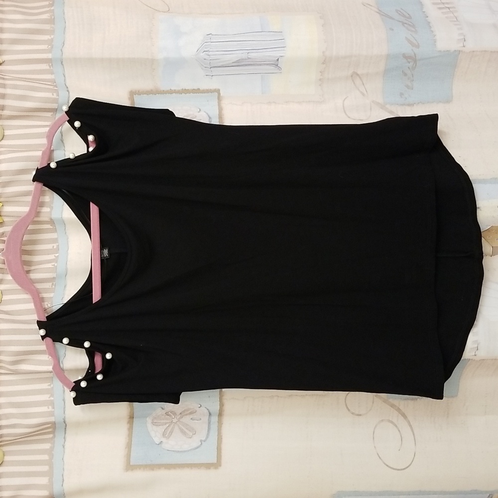 🖤Cable & Gauge Super Soft & Stylish Pearl Cold Shoulder Top
